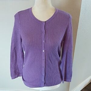 Light Purple Cardigan Sweater with Three Quarter Sleeves and V Neck
